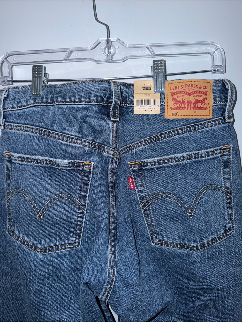 Levi’s 501 Original Women’s Jeans 27x30 Button Fly Medium Wash NWT - Picture 4 of 4